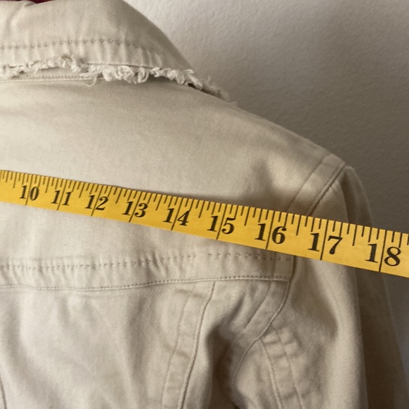 Live a Little Size small tan raw edging jacket 4 pockets 2 buttoned down front. - Picture 4 of 12